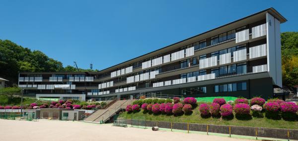 井原中学校校舎写真