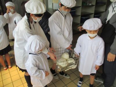 給食