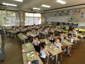給食