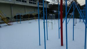 雪の校舎