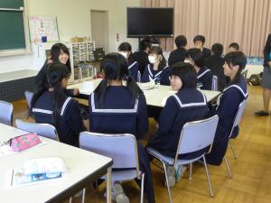 出身中学校訪問、学校説明会の様子