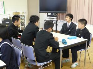 出身中学校訪問、学校説明会の様子